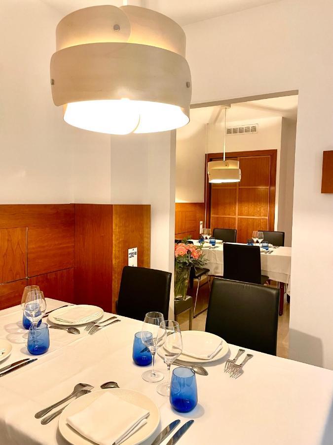 Hotel Calasanz Molins de Rei Luaran gambar