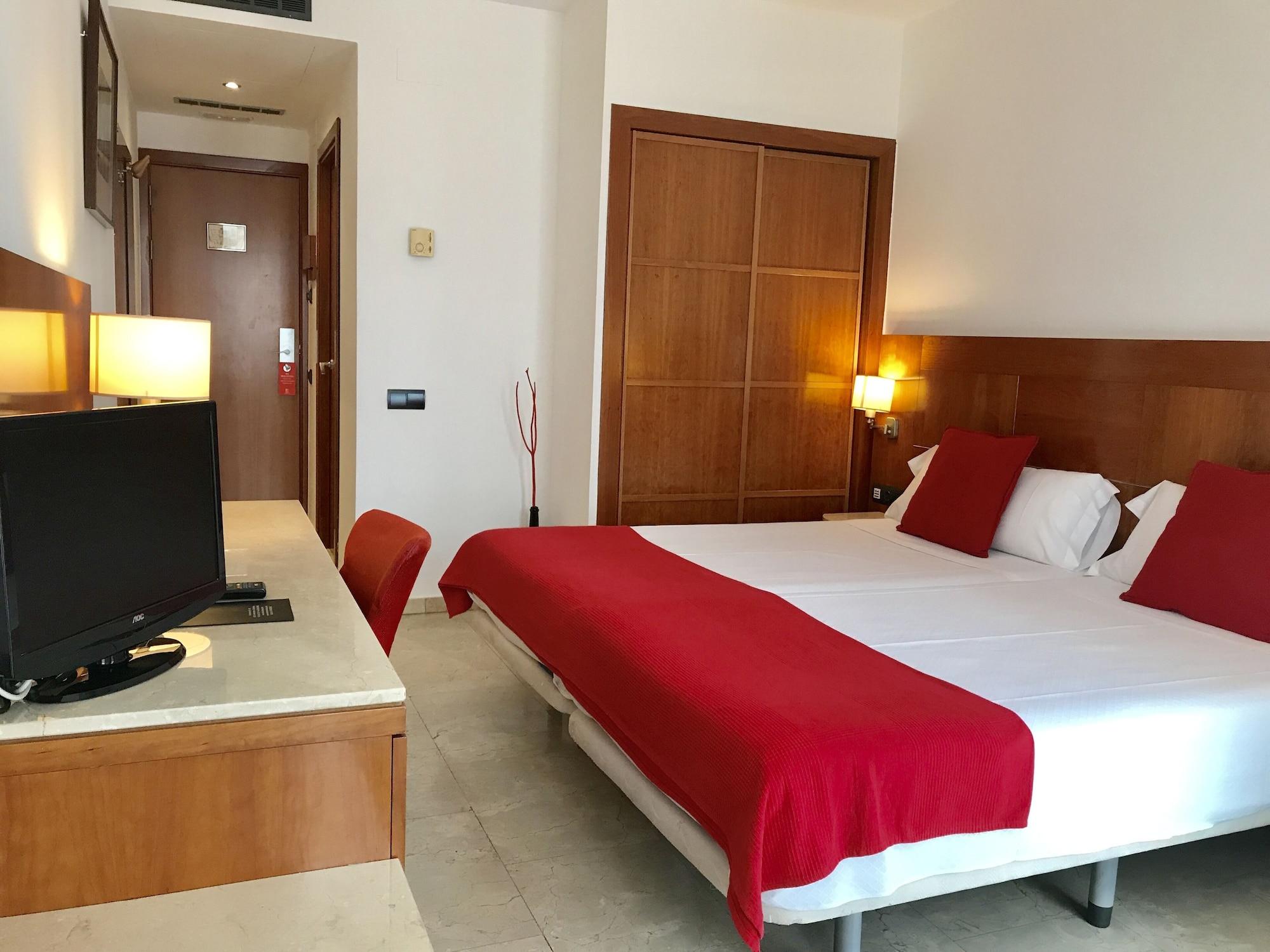 Hotel Calasanz Molins de Rei Luaran gambar