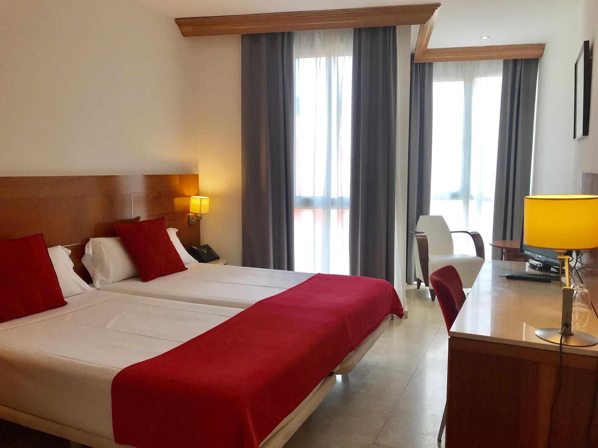 Hotel Calasanz Molins de Rei Luaran gambar