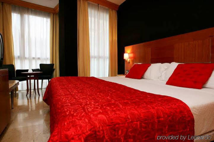 Hotel Calasanz Molins de Rei Bilik gambar