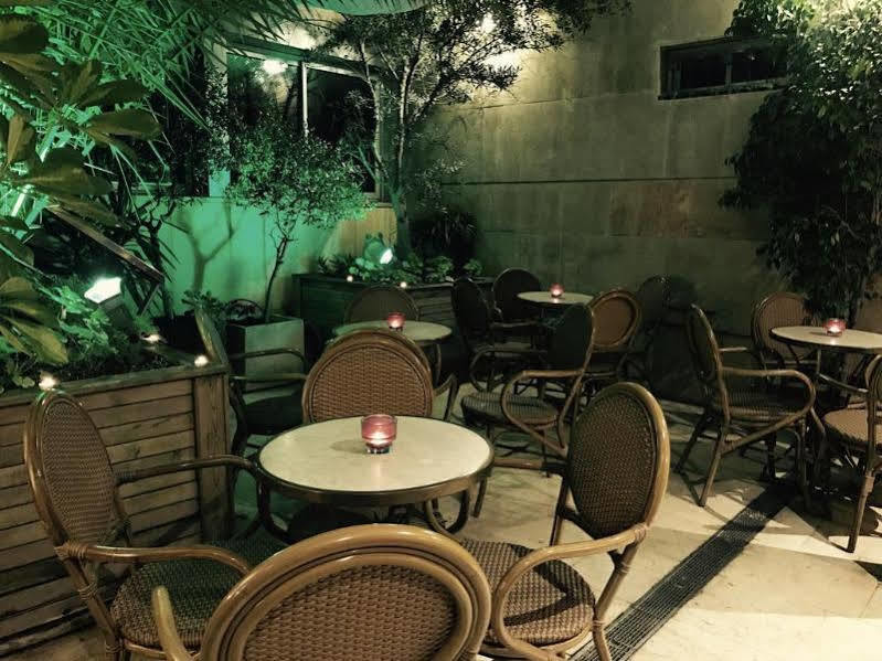 Hotel Calasanz Molins de Rei Luaran gambar
