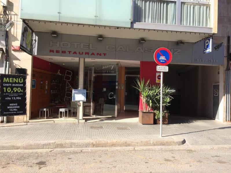 Hotel Calasanz Molins de Rei Luaran gambar